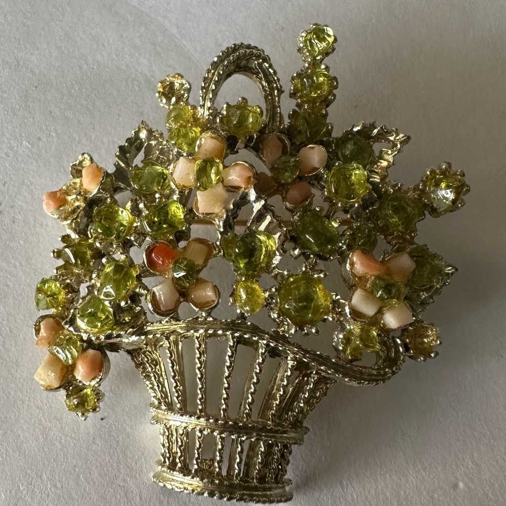 Womens Vintage‎ antique flower gold tone brooch